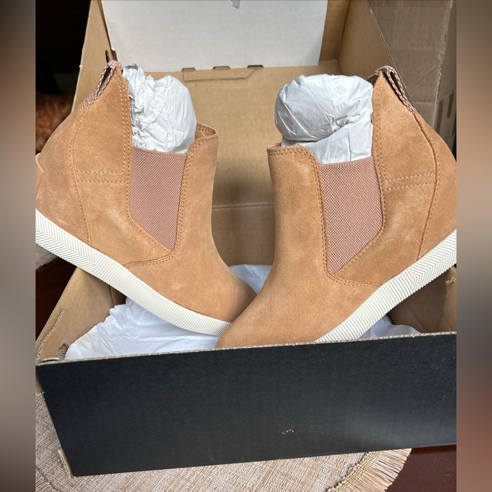 SOREL Out 'N' About Slip-On Wedge Booties size 7.5 NIB